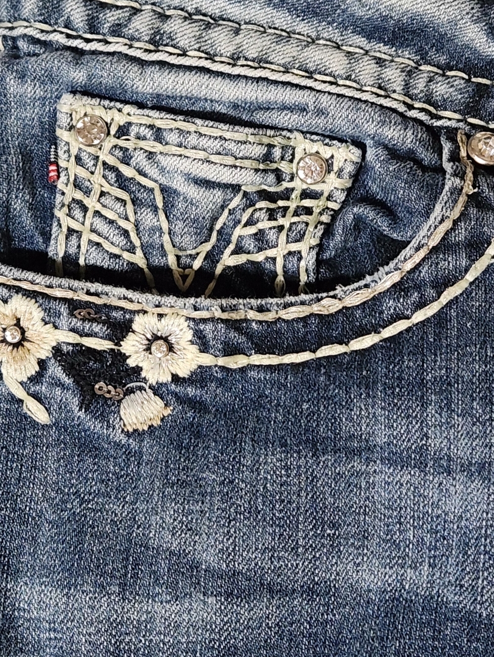 VIGOSS The New York Capri Jeans Womens Size 16  Mid-Rise Embellished Embroidered - Picture 7 of 16